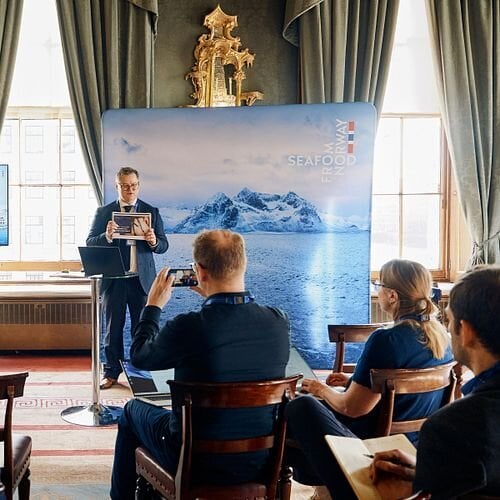 Sjømatrådet lanserer fersk rapport om dagligvarehandelen i UK under Norway-UK Seafood Summit