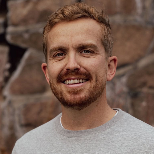 Programleder i podkasten "Takk for maten", Kristoffer Torheim. Foto: Muld AS