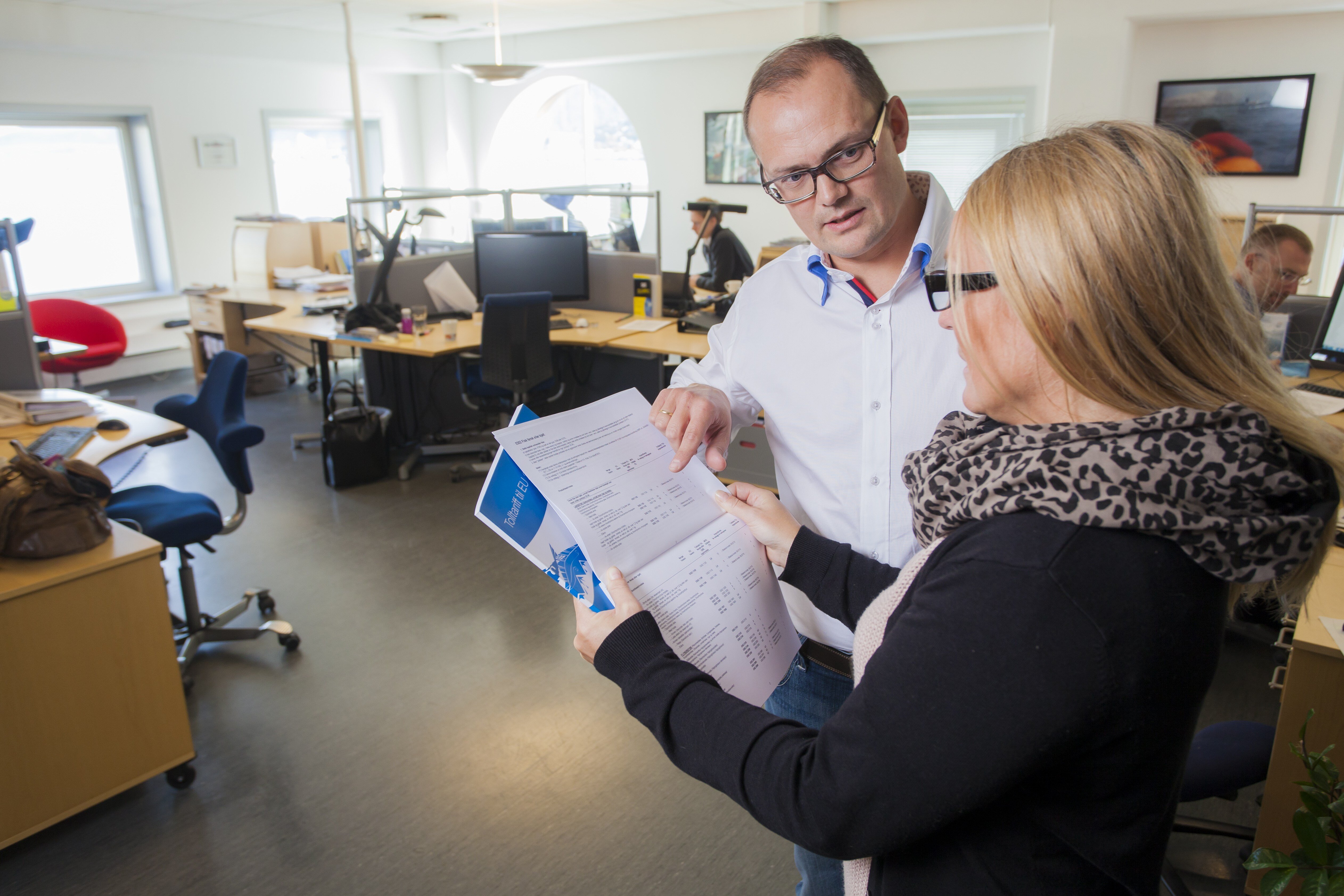 Tolkning av tall og analyser for å kjenne forbrukermønstre er en del av hverdagen. Foto: Marius Fiskum © Norges sjømatråd